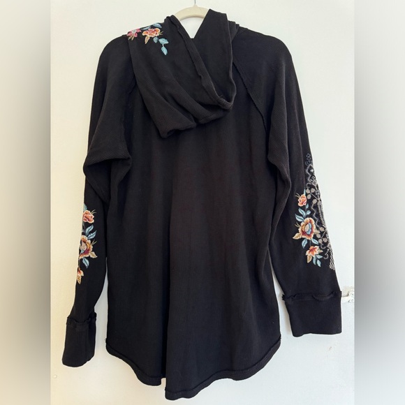 JOHNNY WAS ELENI HOODED THERMAL - BLACK - Picture 8 of 8